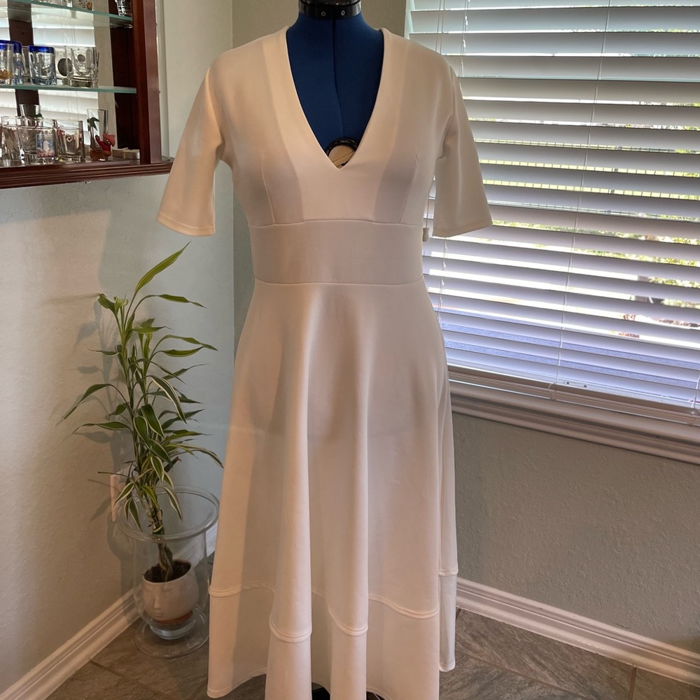 White dress. XL. Polyester